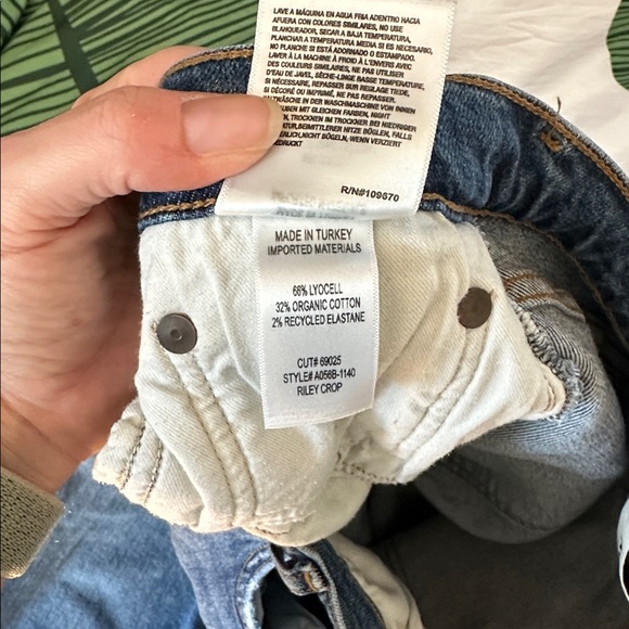 Agolde Riley Crop Jeans - Picture 6 of 7